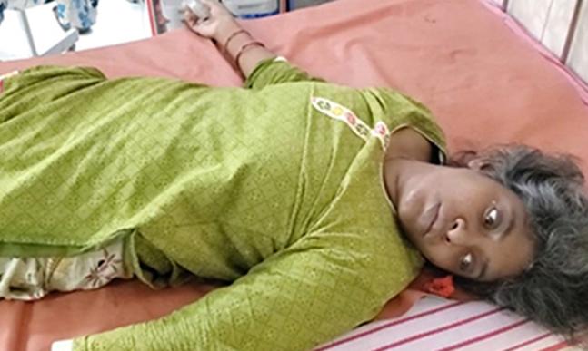 கோபிசெட்டிபாளையம் அருகே மகனுடன் விஷம் குடித்து தற்கொலைக்கு முயன்ற பெண்