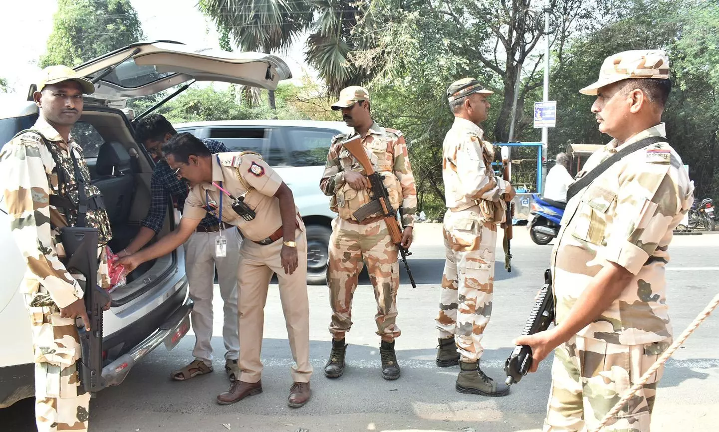 தேர்தலுக்கு இன்னும் 12 நாட்களே உள்ளதால் 27 இடங்களில் தற்காலிக சோதனை சாவடி