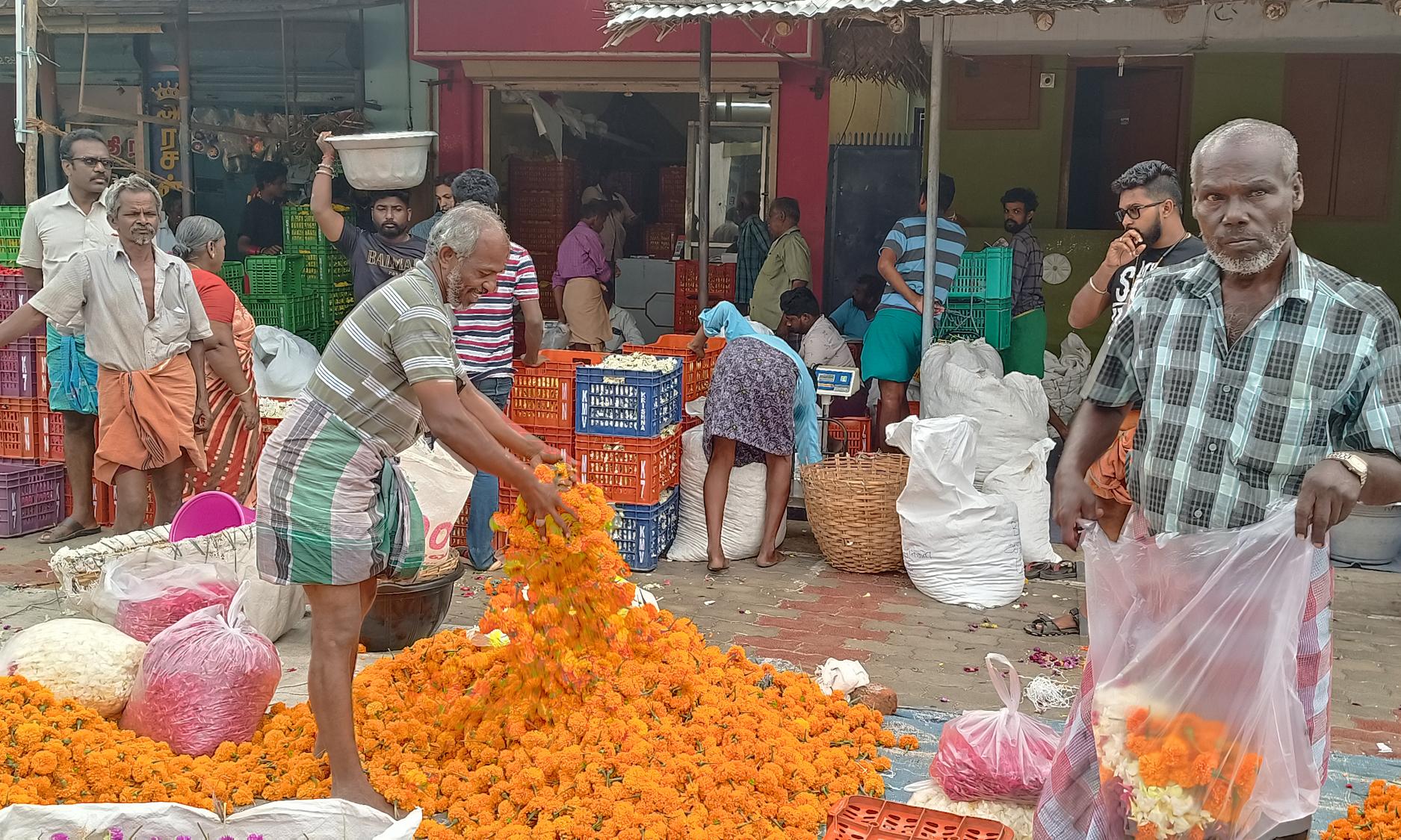 தோவாளையில் ஒரு கிலோ மல்லிகை பூ ரூ.400க்கு விற்பனை Tamil News Jasmine