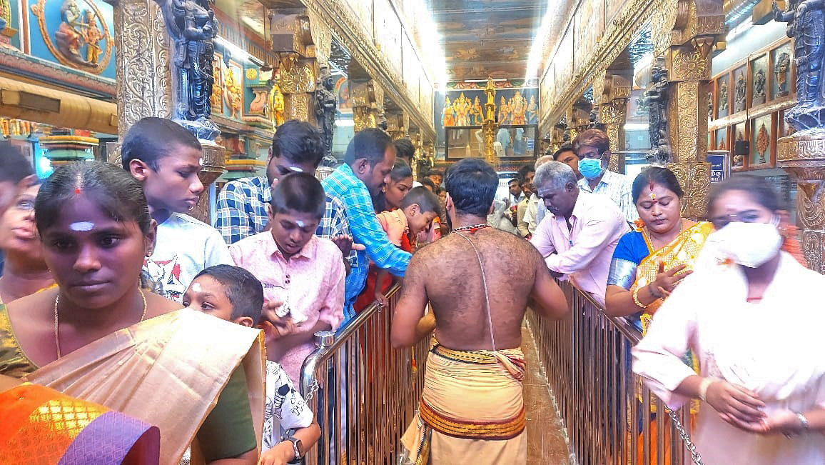 தமிழ் புத்தாண்டையொட்டி மணக்குள விநாயகருக்கு அமெரிக்க வைர கிரீட அலங்காரம்