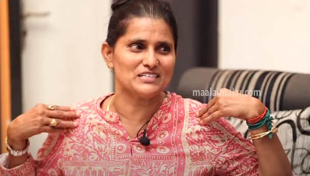 ஏஜென்ட் டீனா - வசந்தி