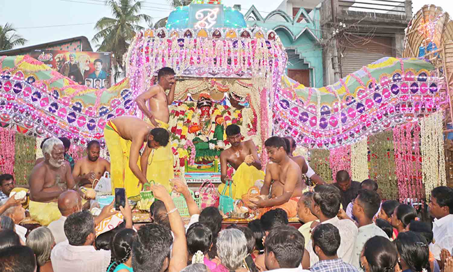 ஆகாச மாரியம்மன் கோவில் பல்லக்கு திருவிழா