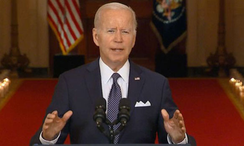 அவசரமாக வெளியேறிய ஜோ பைடன்- வீட்டின் மீது விமானம் பறந்ததால் பரபரப்பு