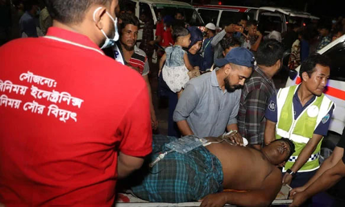 வங்கதேச சேமிப்புக் கிடங்கில் பயங்கர தீ விபத்து: 5 பேர் பலி- 100 பேர் படுகாயம்