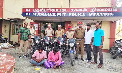 மோட்டார் சைக்கிள் திருடர்கள் 2 பேர் கைது