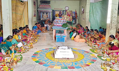 குத்துவிளக்கு பூஜை