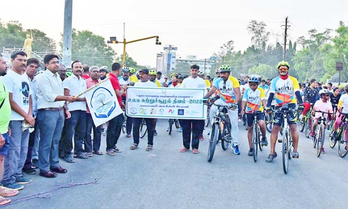 சுற்றுச்சூழல் தினத்தையொட்டி நெல்லையில் விழிப்புணர்வு சைக்கிள் பேரணி-கலெக்டர் தொடங்கி வைத்தார்