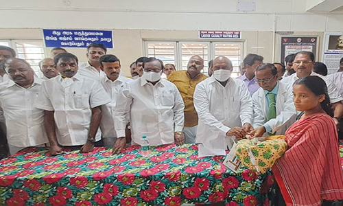 திருவண்ணாமலை அரசு மருத்துவமனையில் பிறந்த குழந்தைகளுக்கு மோதிரம்