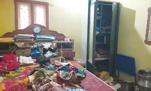 வீட்டின் பூட்டை உடைத்து நகை, பணம் கொள்ளை