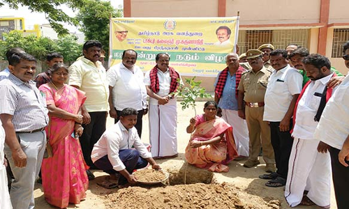 மரக்கன்றுகள் நடும் விழா