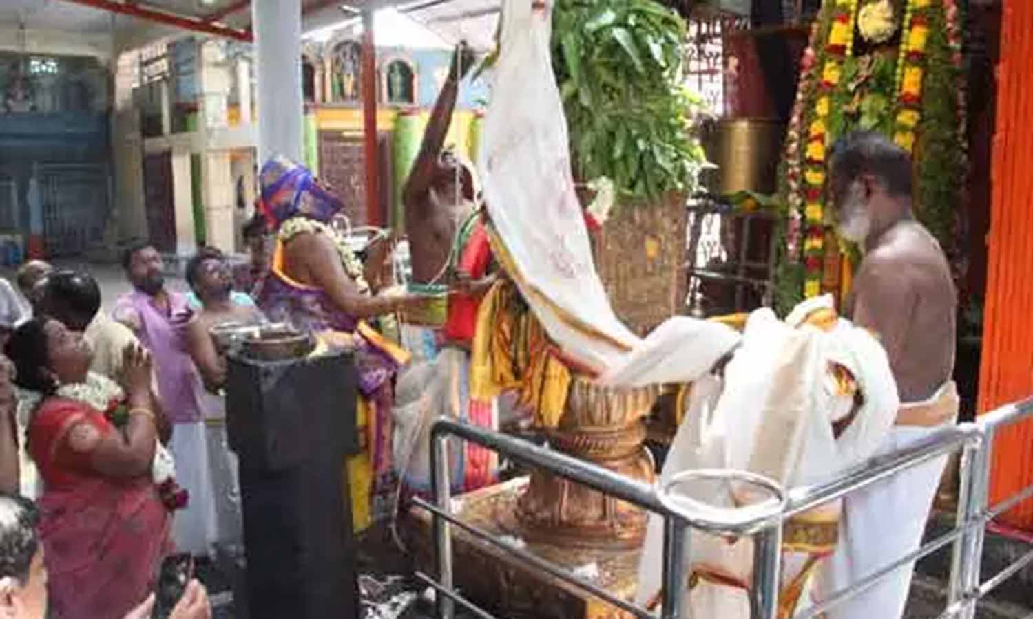 சேலம் கோட்டை பெருமாள் கோவிலில் வைகாசி தேர் திருவிழா