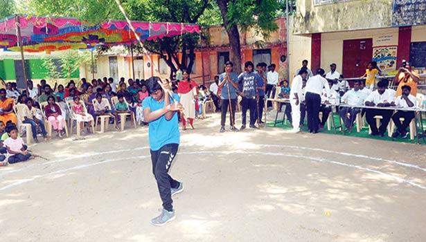 திருவண்ணாமலையில் மாவட்ட அளவிலான சிலம்பம் போட்டி