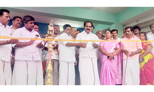 சிவன் கோவில் எதிரில் புதியதாக கட்டப்பட்ட கலையரங்கம் திறப்பு