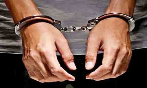 சாத்தான்குளம் அருகே ஜே.சி.பி.எந்திரத்தில் டீசல் திருடிய 2 பேர் கைது