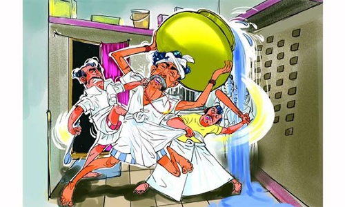 வீட்டிற்குள் புகுந்த திருடனை வளைத்து பிடித்த பொதுமக்கள்