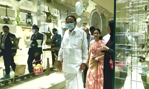 கத்தாரில் தேசிய அருங்காட்சியகத்தை பாா்வையிட்டார் வெங்கையா நாயுடு