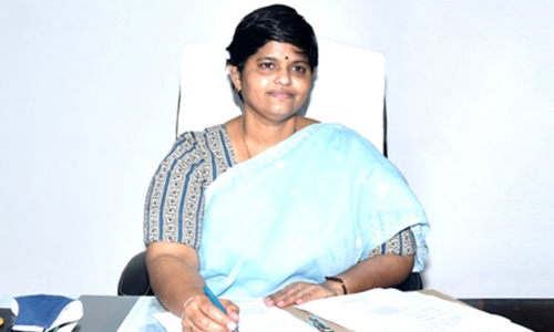 பொதுமக்கள் வழங்கும் மனுக்களுக்கு உடனடி தீர்வு