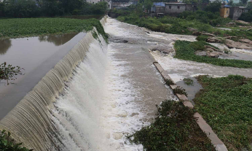 ஈரோட்டில் 2-வது நாளாக பரவலாக பெய்த மழை