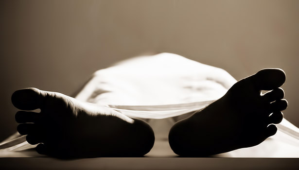 படிக்கட்டில் தவறி விழுந்து தொழிலாளி சாவு படிக்கட்டில் தவறி விழுந்து தொழிலாளி சாவு