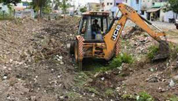 ரூ.2.85 கோடியில் 120.47 கி.மீட்டர் தூரத்திற்கு தூர்வாரும் பணி ரூ.2.85 கோடியில் 120.47 கி.மீட்டர் தூரத்திற்கு தூர்வாரும் பணி