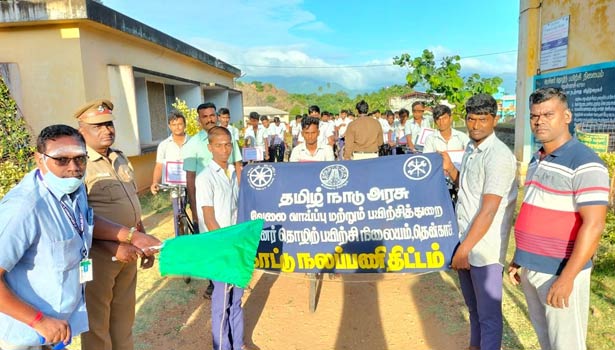 தென்காசியில் அரசு ஐ.டி.ஐ. மாணவர்கள் சைக்கிள் பேரணி தென்காசியில் அரசு ஐ.டி.ஐ. மாணவர்கள் சைக்கிள் பேரணி