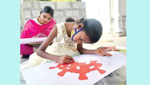 மாணவ-மாணவிகளுக்கு ஓவிய பயிற்சி மாணவ-மாணவிகளுக்கு ஓவிய பயிற்சி