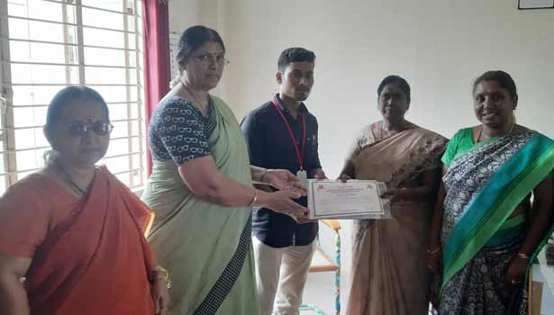 மாவட்ட அளவிலான பேச்சுப்போட்டி: அரசு கல்லூரி மாணவர் முதலிடம் மாவட்ட அளவிலான பேச்சுப்போட்டி: அரசு கல்லூரி மாணவர் முதலிடம்