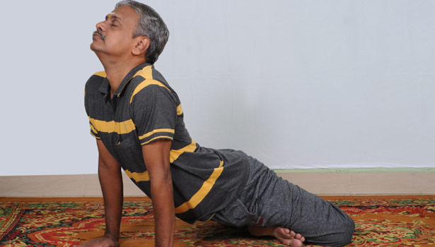 கட்டழகு தரும் பத்ம புஜங்காசனம்- 137 கட்டழகு தரும் பத்ம புஜங்காசனம்- 137