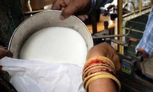 கோவை மாவட்டத்தில்  வேலை நிறுத்த  போராட்டத்தை தவிர்த்த  ரேஷன் ஊழியர்கள்