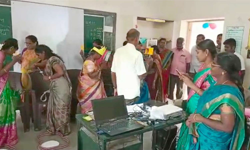 ஆசிரியர்களுக்கு பயிற்சி முகாம்