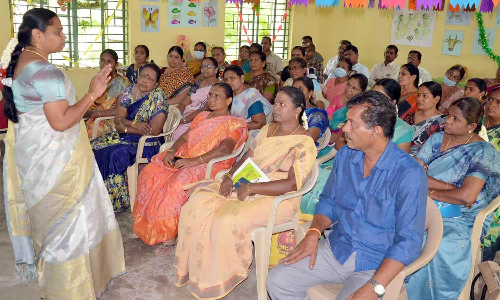 ஆசிரியர்களுக்கு எண்ணும் எழுத்தும் பயிற்சி