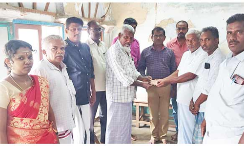 கல்லிடைக்குறிச்சி கைத்தறி நெசவாளர்களுக்கு அடையாள அட்டை