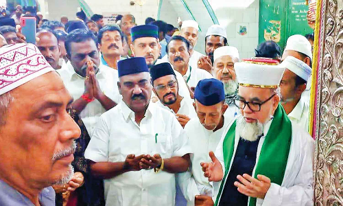 நாகூர் தர்காவில் அமைச்சர் செஞ்சி மஸ்தான் ஆய்வு