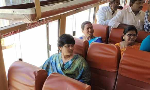 டீசல் பயன்பாட்டை குறைக்க கலெக்டர் அரசு பேருந்தில் பயணம்