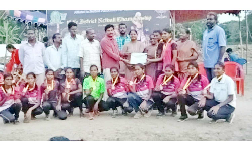 கல்லூரி மாணவிகள் சாதனை