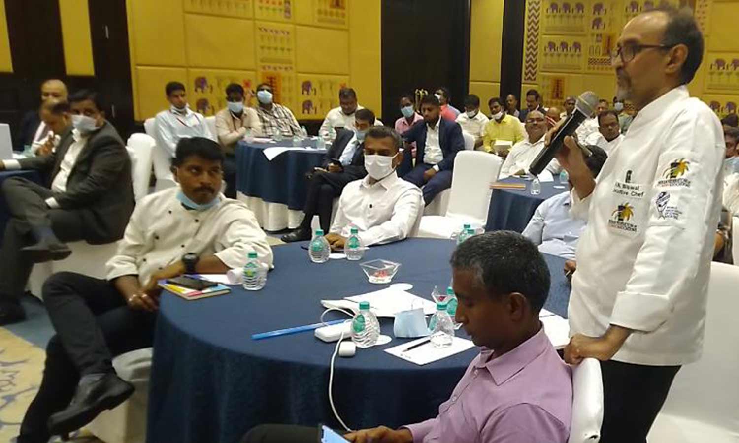 மாமல்லபுரத்தில் செஸ் ஒலிம்பியாட் போட்டி- வீரர்கள் தங்கும் ஓட்டல்களுக்கு கடும் கட்டுப்பாடுகள் மாமல்லபுரத்தில் செஸ் ஒலிம்பியாட் போட்டி- வீரர்கள் தங்கும் ஓட்டல்களுக்கு கடும் கட்டுப்பாடுகள்