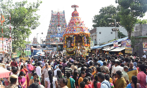 வடபழனி முருகன் கோவில் தேரோட்டம்: திரளான பக்தர்கள் பங்கேற்பு