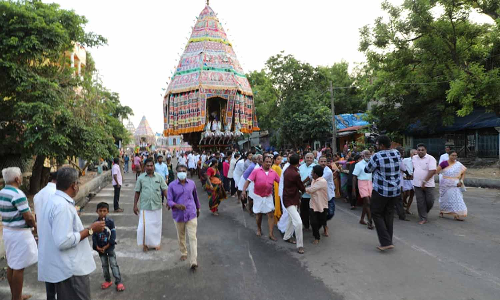 திருநள்ளாறில் சனீஸ்வரர் கோவில் தேரோட்டம்