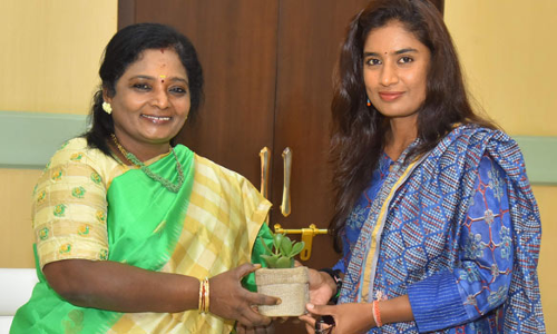 ஓய்வு பெற்ற மிதாலிராஜுக்கு தமிழிசை பாராட்டு