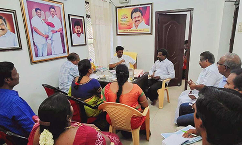 அரசு பள்ளிகளில் அடிப்படை வசதிகள்  சம்பத் எம்.எல்.ஏ. தலைமையில் ஆலோசனை