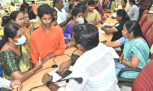 கலெக்டர் அலுவலகத்தில் தனியார் துறை வேலை வாய்ப்பு முகாம்