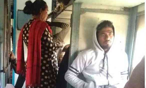 ரெயில் பயணிகளிடம் பணம் கேட்டு தொந்தரவு செய்தால் திருநங்கைகள் மீது நடவடிக்கை