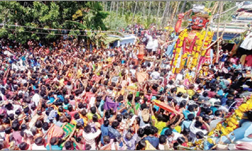 போச்சம்பள்ளி அருகே பத்திரகாளியம்மன் கோவில் திருவிழா