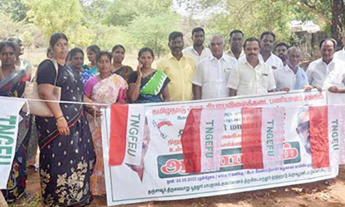 3-வது நாளாக ரேஷன்கடை பணியாளர்கள் ஆர்ப்பாட்டம்