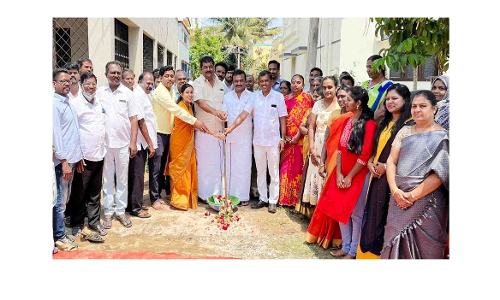 ஓசூரில்  கழிவுநீர் கால்வாய் அமைக்கும் பணிகள்