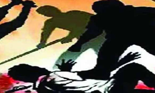 கட்டிட தொழிலாளியை அரிவாளால் வெட்டிய 2 பேரிடம் விசாரணை