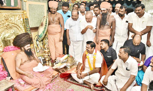 பட்டின பிரவேசத்தை வேண்டுமென்றே தி.மு.க. அரசு தடை செய்ய முயன்றது- எடப்பாடி பழனிசாமி