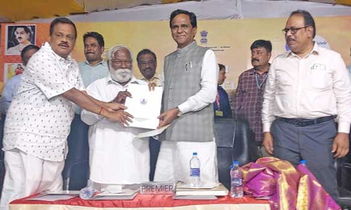 நாகர்கோவில் - கோவை செல்லும் ரெயிலை தோவாளை, ஆரல்வாய்மொழியில் நின்று செல்ல நடவடிக்கை எடுக்க வேண்டும் : தளவாய்சுந்தரம் எம்.எல்.ஏ.