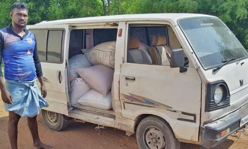 குமாரபாளையத்தில் 50 மூட்டை ரேசன்அரிசி, ஆம்னி வேன் பறிமுதல்