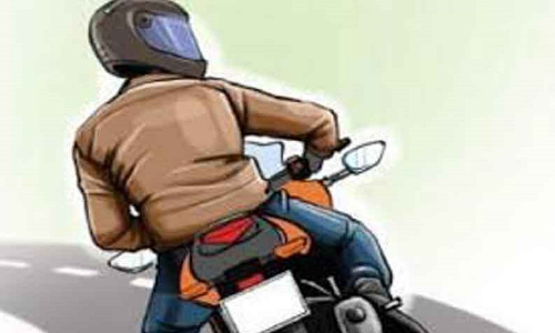 வேலூரில் ஹெல்மெட் அணியாத வாகன ஓட்டிகளுக்கு அபராதம்